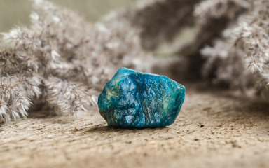 Apatit: značenje i svojstva kamena koji potiče unutarnju jasnoću