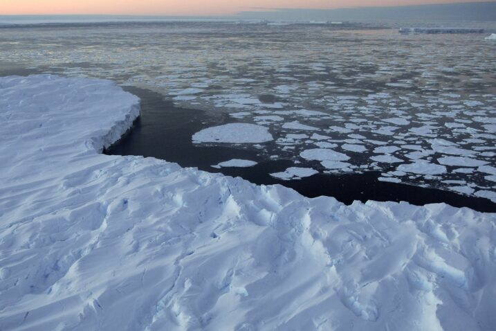Od antarktičke ledene ploče Brunt odlomila se velika santa leda