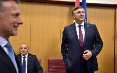 Plenković: Cilj rezolucije o Jasenovcu je narušavanje odnosa Hrvatske i Crne Gore