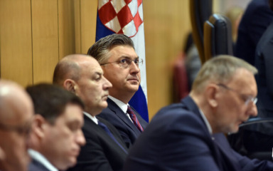 Plenković u Saboru predstavlja nove ministre, traju slobodni govori: ‘Ovaj pamflet bacite u smeće’