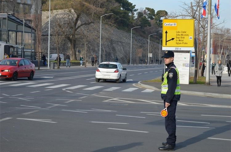 Policija otvorila natječaj za primanje kandidata u Prometnu jedinicu mladeži