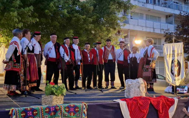 U Benkovcu  održan kulturno umjetnički program i pjesnička večer “Gradu na dar”