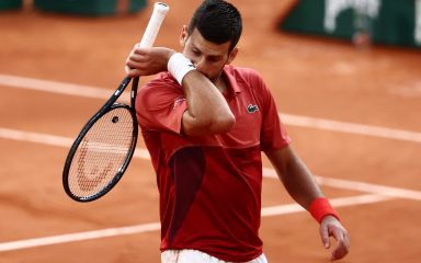 Novak Đoković zbog ozljede koljena napustio Roland Garros, Casper Ruud prošao u polufinale