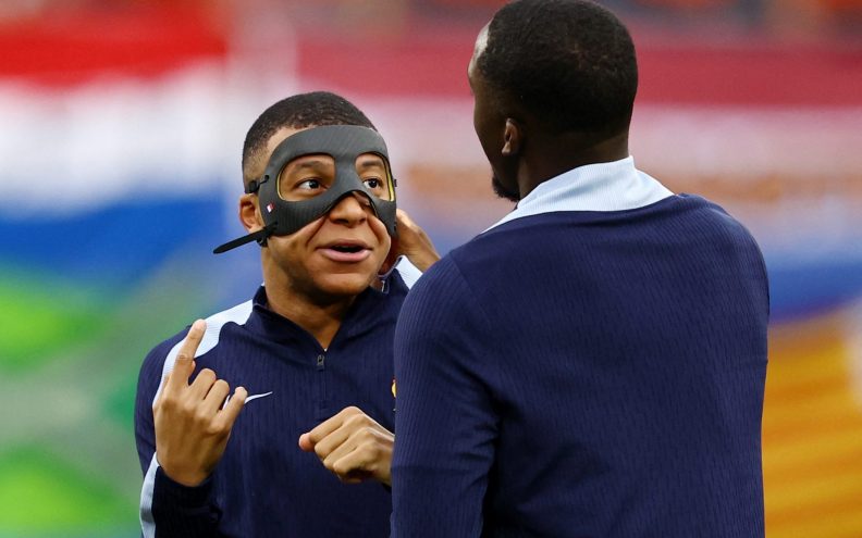 Kylian Mbappe nije prvi nogometaš koji će s maskom nastupit na velikim natjecanjima