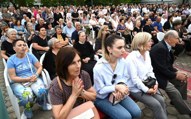 [FOTO] Pogledajte fotografije s mise svetkovine sv. Ante na Smiljevcu