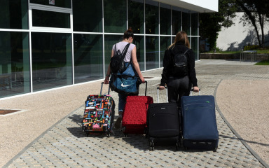 Kako turisti ne bi “izbacivali” studente,  skraćuje se sljedeća akademska godina