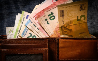 NOVE KRAĐE Na Poluotoku ukradeni novčanici s osobnim dokumentima i novcem