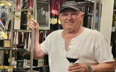 VINARIJA POLJAK Vratio se iz Švicarske i na rodnoj zadarskoj grudi ostvario svoj vinarski san