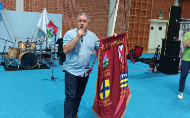 SUSRETI NOVIGRADA Joso Klapan preuzeo prijelaznu zastavu za nove susrete 2025.