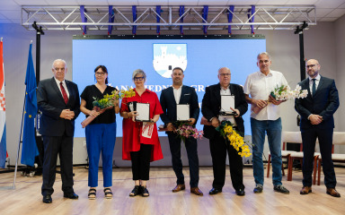DAN GRADA NINA Na svečanoj sjednici dugogodišnji gradonačelnik prisjetio se razvoja i dodijelio nagrade laureatima