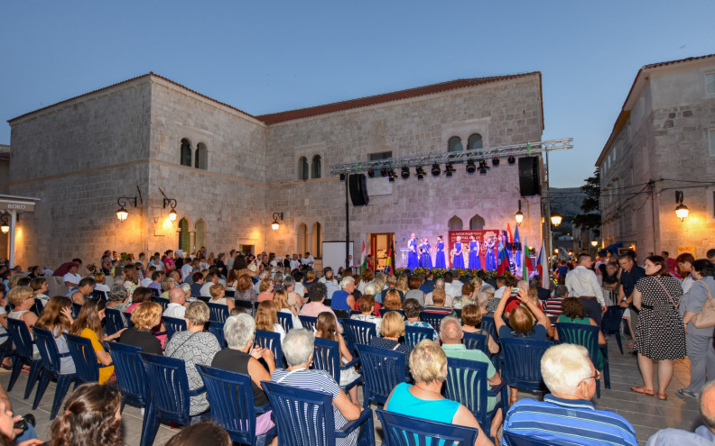 Donosimo bogat program Međunarodnog festivala čipke