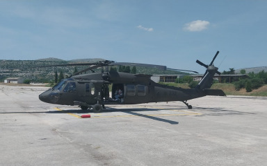 Helikopterima HRZ-a iz Dubrovnika u Zagreb prevezena životno ugrožena djevojčica