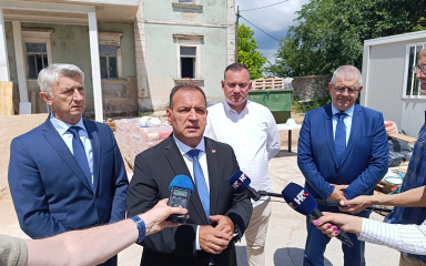 Ministar Beroš obišao radove na budućem hospiciju u Babindubu. Otkrio kad će biti završeni
