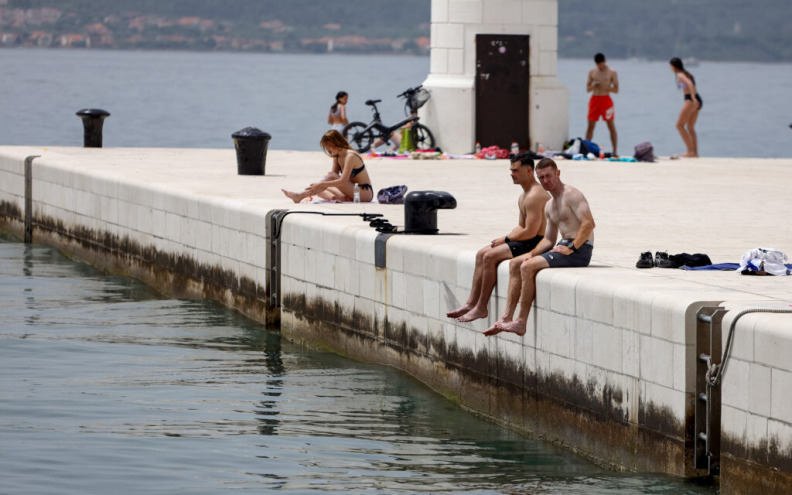 Vrhunac toplinskog vala je iza nas, ali nebo i dalje ostaje mutno. Idućih dana se spremite na nevremena