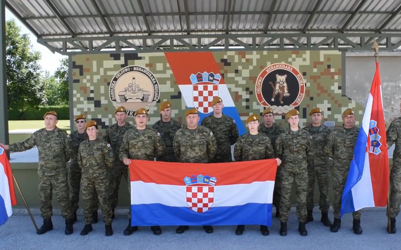 VIDEO Hrvatska vojska poslala poruku Vatrenima: Vi ste obitelj, mi smo obitelj - svi smo Domovini vjerni!