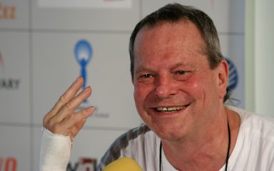 Terry Gilliam snima komediju o Bogu koji želi uništiti čovječanstvo. Ulogu Sotone dao je glumcu donedavno nepoželjnom u Hollywoodu