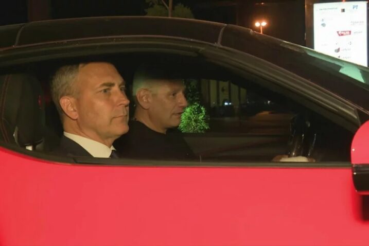 Bartulicu u crvenom Ferrariju vozio kriminalac osuđen za pokušaj ubojstva