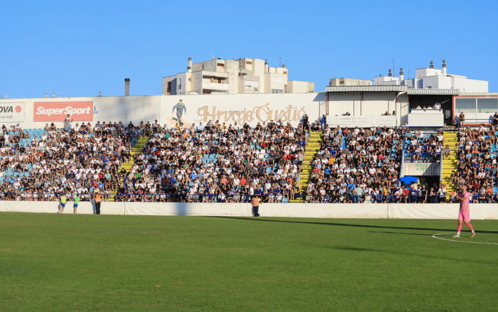 FOTO Popularna stranica nasmijala objavom fotke sa Stanova! U glavnoj ulozi – Grdović i Fiat!