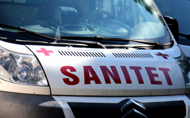 Kod zadarske bolnice verbalno napao vozača sanitetskog prijevoza