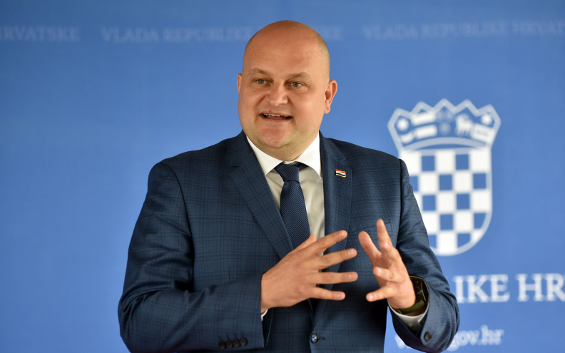 Šušnjar pozvao Szijjarta da posjećuje Zagreb, a ne Moskvu