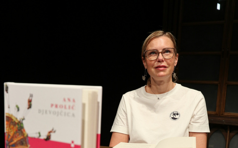 Dramaturginja Ana Prolić zadarskoj se publici prvi put predstavila i u ulozi pjesnikinje