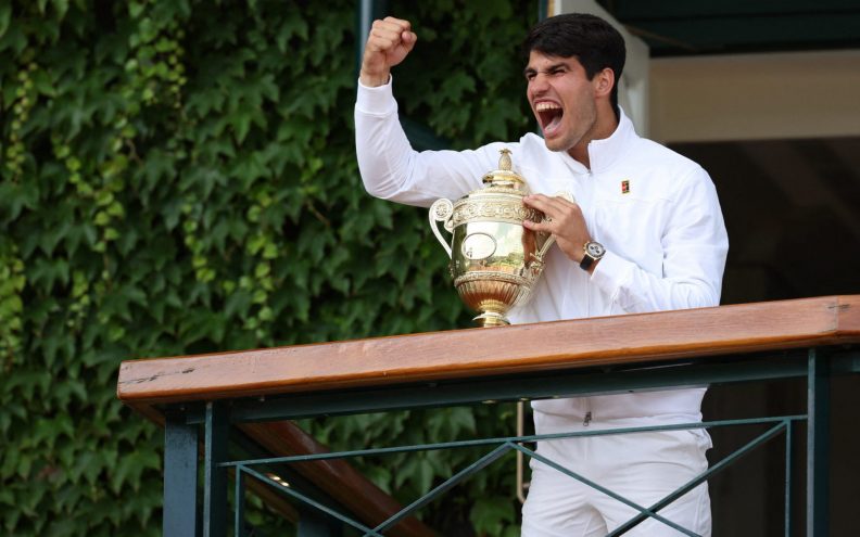 Alcaraz nakon obranjene titule pobjednika Wimbledona: 