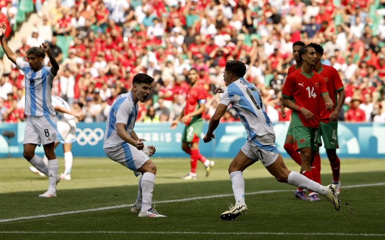Nevjerojatne scene na OI. Nakon invazije navijača i prekida Maroko je ipak pobijedio Argentinu