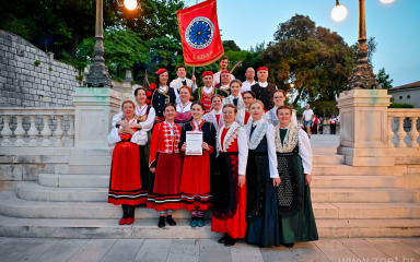 U petak na Narodnom trgu KUD Zadarski tanac i KUD Hruševec Kupljenski