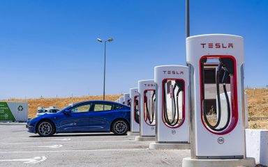 Tesla više ne drži većinski tržišni udio prodaje električnih automobila u SAD-u