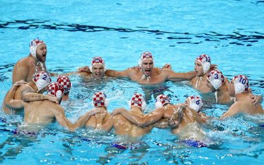 Hrvatski vaterpolisti u najboljoj utakmici na olimpijskom turniru srušili europske prvake i izborili polufinale