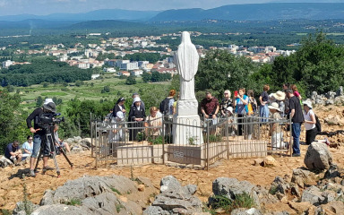 Na Mladifestu u Međugorju 50.000 mladih, Papa ih pozvao na javno svjedočenje vjere