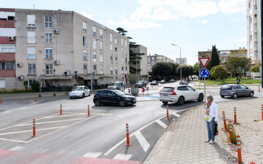 Odrasla žena na Višnjiku 13-godišnjakinji počupala kosu