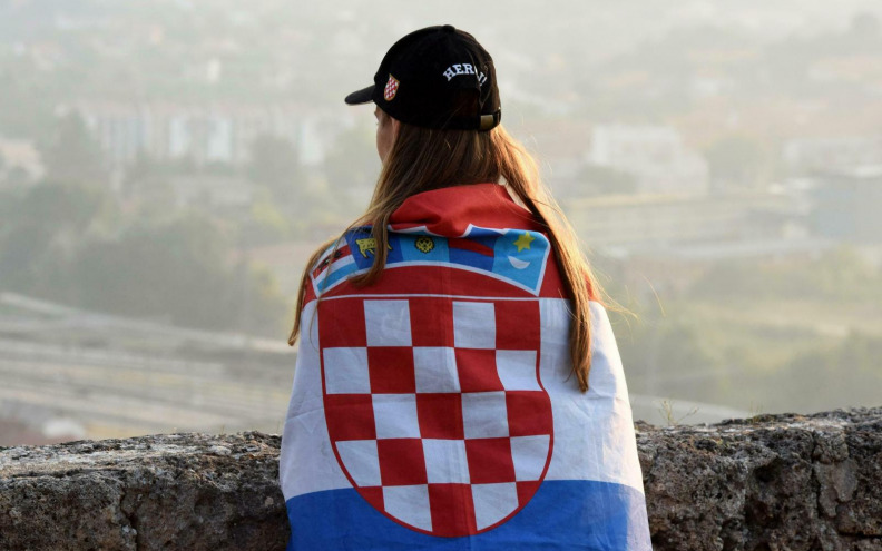 U Kninu manje ljudi nego inače, svečanost preseljena na stadion