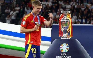 Dani Olmo i službeno u Barceloni