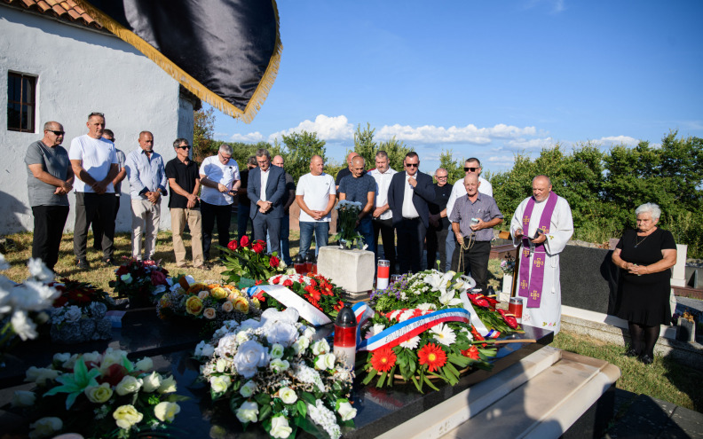 U Radovinu obilježena 29. obljetnica pogibije hrvatskog branitelja Stipana Dundovića