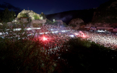 [FOTO/VIDEO] LUDNICA U IMOTSKOM! Pogledajte atmosferu na povratničkom koncertu Thompsona