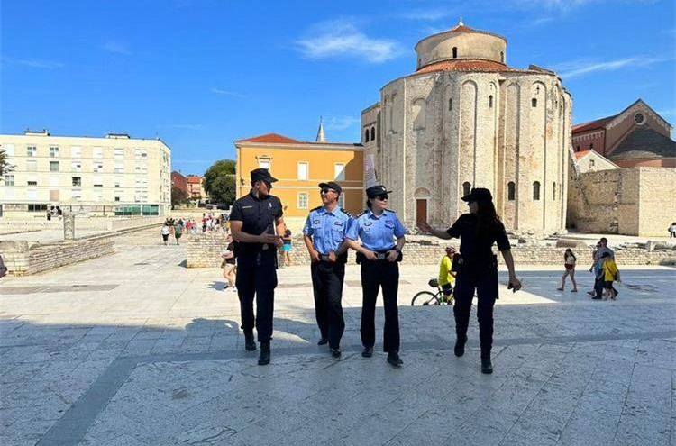 Ove sezone u ophodnjama u Zadru je i dvoje kineskih policijskih službenika