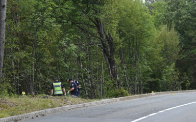 Sletio s kolnika i udario u prometni znak, teško je ozlijeđen