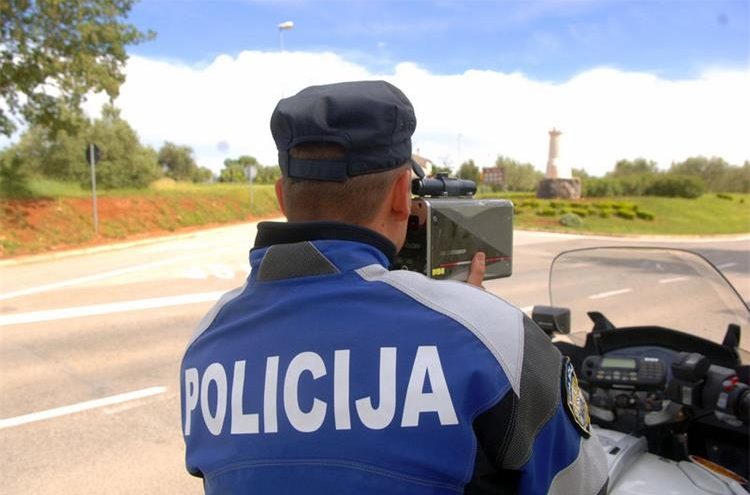 Na Bokanjcu uhvaćen ponavljač prometnih prekršaja, dobio paprenu kaznu