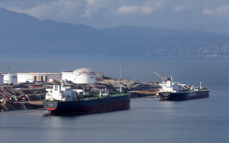 Na omišaljski LNG terminal pristao jubilarni stoti tanker. Prateće službe po brodu zarade 220 tisuća eura