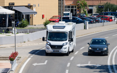 Kamperi nedjeljom mogu parkirati gdje hoće, kazne – nema!