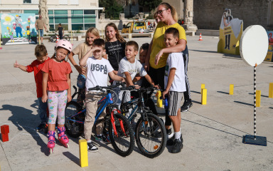 Na Forumu održana prometno-edukativna akcija ‘Sigurno u školu s HAK-om’