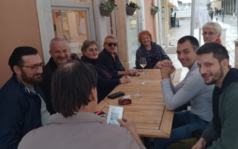 Od studenata do umirovljenika - svi žele čitati i pisati poeziju