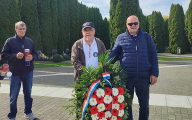 Članovi Udruge pomoraca Vrsi u Vukovaru odali počast stradalima u Domovinskom ratu