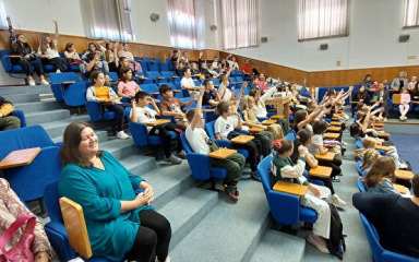 Učenici iz OŠ Stanovi u posjeti gradonačelniku