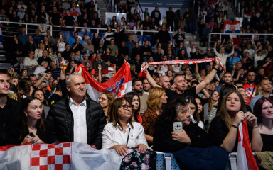 [FOTO] “DOMU MOM” Veliki domoljubni koncert oduševio publiku u Zadru