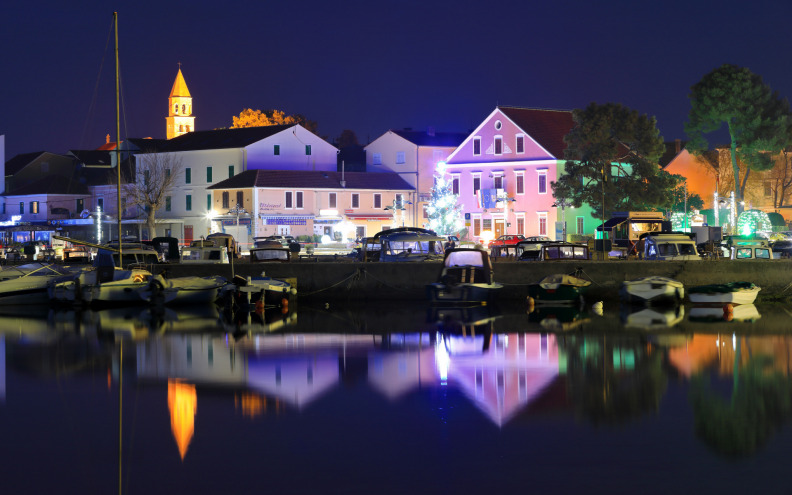 NAJLJEPŠE DOBA U GODINI! Biograd je spreman za Advent! Nastupaju Rišpet, Minea i drugi...