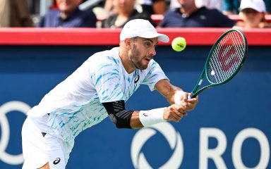 Borna Ćorić pobijedio 182. igrača na svijetu i plasirao se u četvrtfinale Challengera u Lyonu