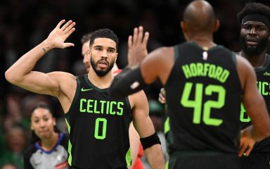 VIDEO Jayson Tatum tricom sa sirenom presudio Raptorsima, Lakersi nižu pobjede