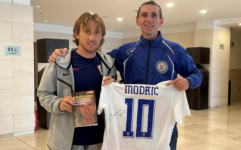 Dalić i Modrić ugostili vukovarskog branitelja Davora Batraca 